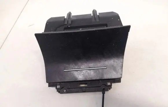 Skoda Octavia Mk2 (1Z) Car ashtray 1z1863077a 1z1857962b