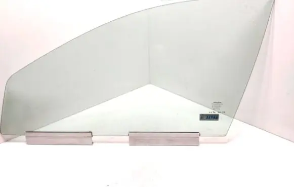 Volvo XC70 Front door window glass four-door 43R001106 E000186