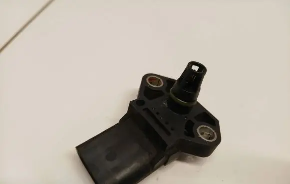 Skoda Octavia Mk2 (1Z) Air pressure sensor 038906051B 0281002399