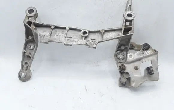 Volkswagen Touareg I A/C compressor mount bracket 7L0616879 15157400381
