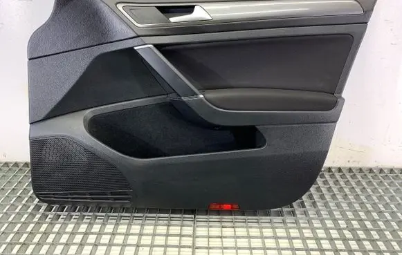 Volkswagen Golf VII Front door card panel trim
