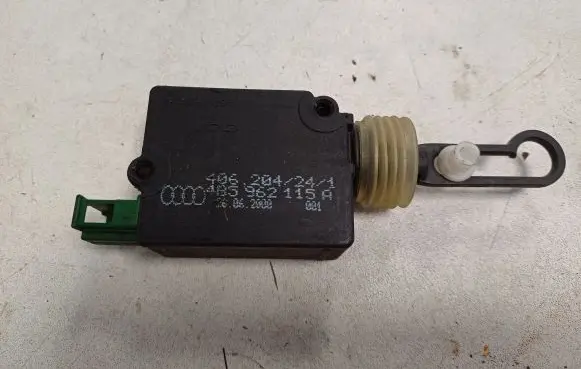 Audi A6 S6 C5 4B Tailgate boot lock/latch motor 4B5962115A