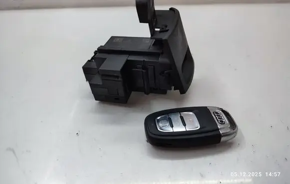 Audi A5 Sportback 8TA Ignition lock 8K0909131D