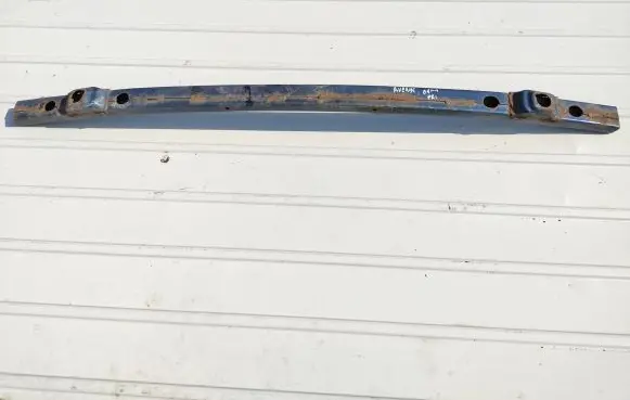 Toyota Avensis T220 Front bumper cross member