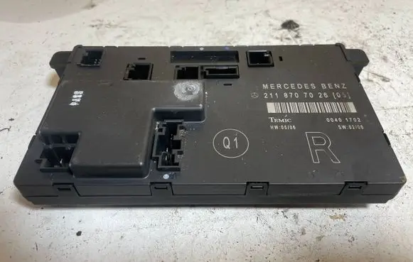 Mercedes-Benz E W211 Other control units/modules 2118707026 00401702