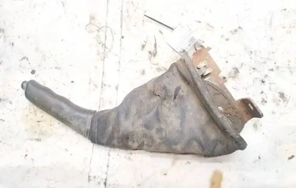 Handbrake/parking brake lever assembly