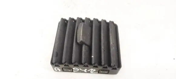 Opel Vectra B Dash center air vent grill 90463832