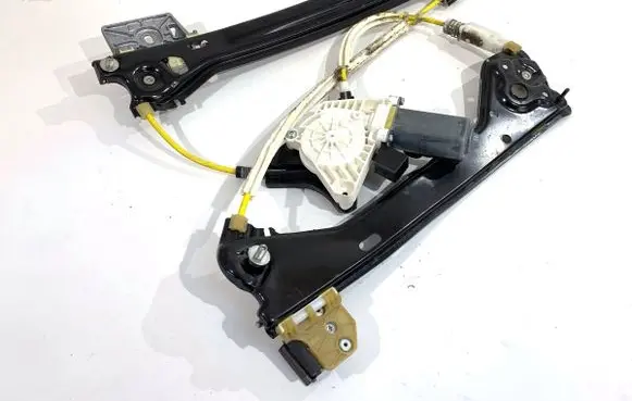 Mercedes-Benz CLA C117 X117 W117 Rear door window regulator with motor 