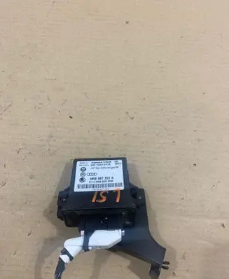 Volkswagen Touran I Light module LCM 5M0907357A 5WK49172A