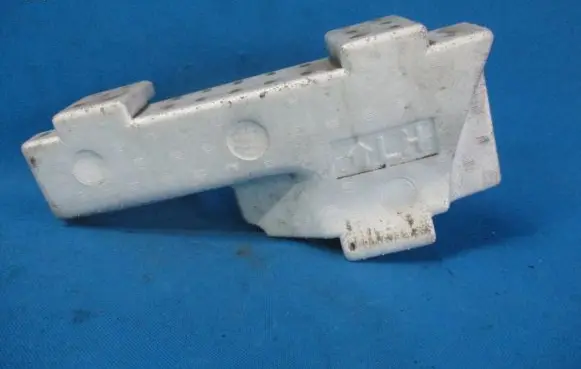 Nissan Leaf I (ZE0) Rear bumper foam support bar 85093-3NA0A