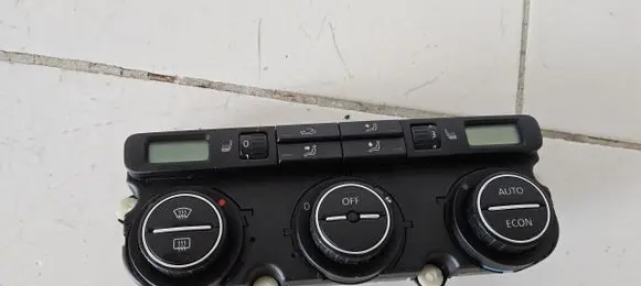 Volkswagen Golf Plus Climate control unit 74641451