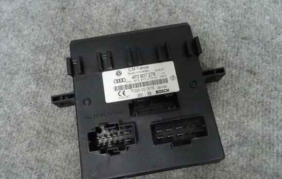 Audi Q7 4L Comfort/convenience module 4F0907279