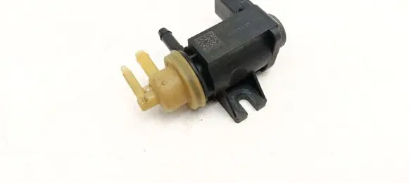 Volkswagen PASSAT B7 Clutch master cylinder PA66GF35