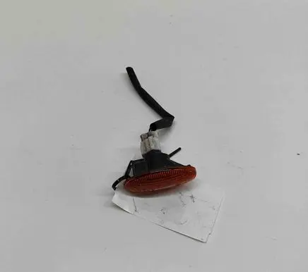 Subaru Forester SF Front fender indicator light 84401KC020