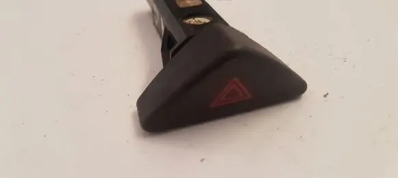 Volvo V70 Hazard light switch 9441045 01W435
