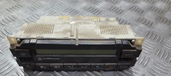 Volkswagen PASSAT B5 Climate control unit 1j1907044