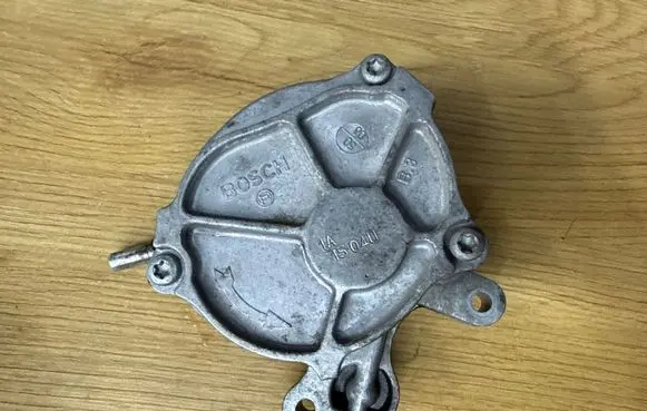 Ford Mondeo MK IV Vacuum pump 1A1504U