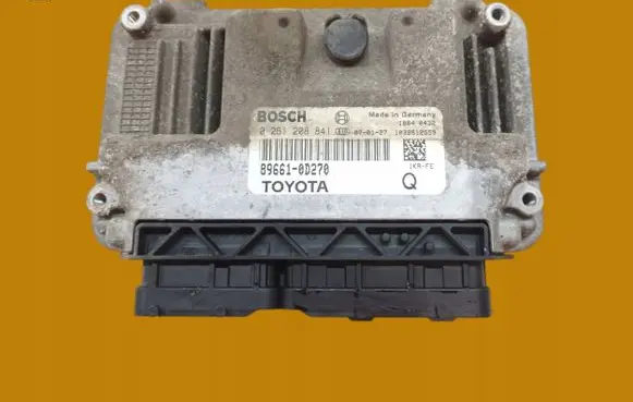 Toyota Yaris Engine control unit/module 0261208841