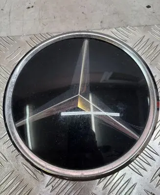 Mercedes-Benz GL X166 Manufacturer badge logo/emblem A1648880411