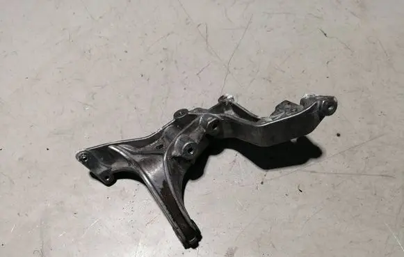 Mercedes-Benz C W204 other engine part A2711410840