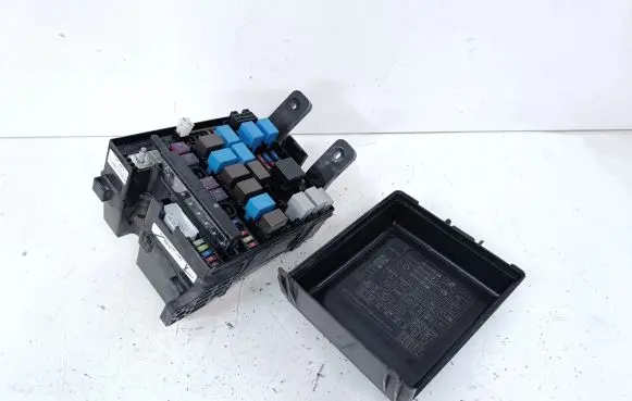 KIA Sportage Fuse box set 919502S010