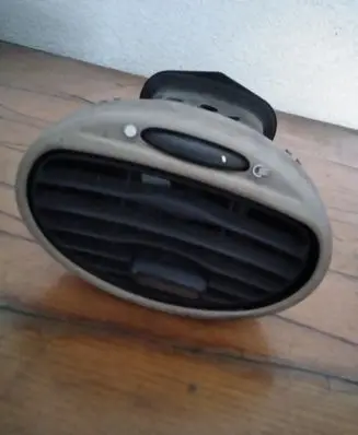 Ford Focus Dash center air vent grill 98AB19893BJW