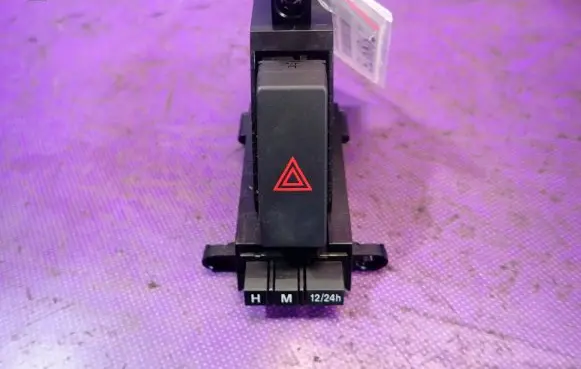 Mazda 3 II Hazard light switch BBP3664H0