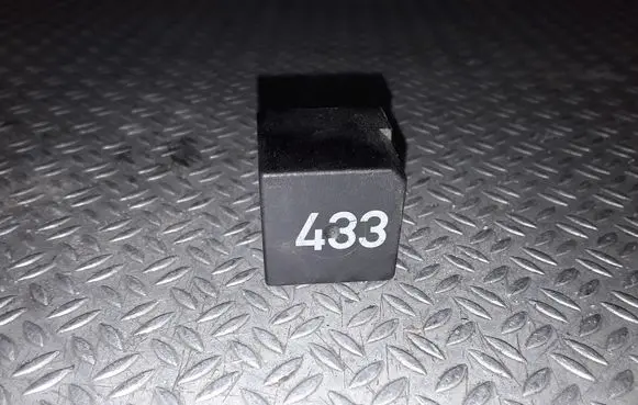 Volkswagen Golf V Other relay 3D0951253A