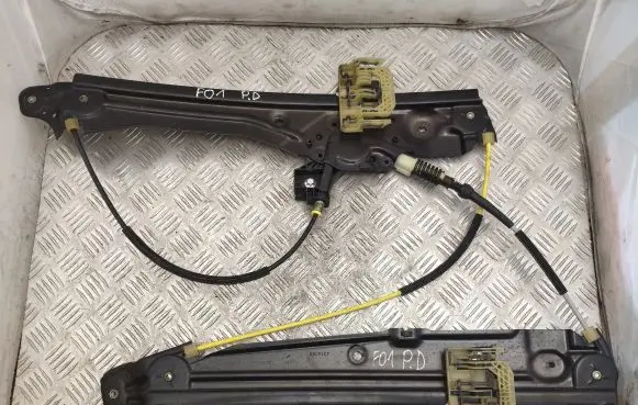 BMW 7 F01 F02 F03 F04 Front door window regulator with motor 7182086 71821069