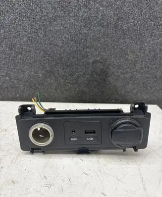 KIA Sorento USB socket connector 