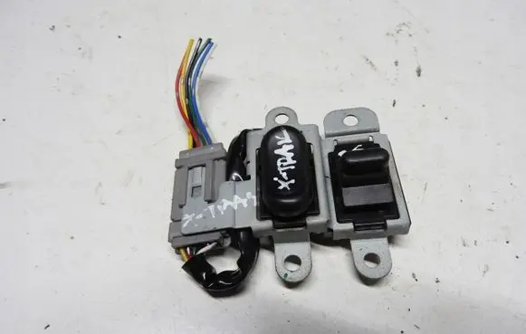 Nissan X-Trail T30 Light switch greww4