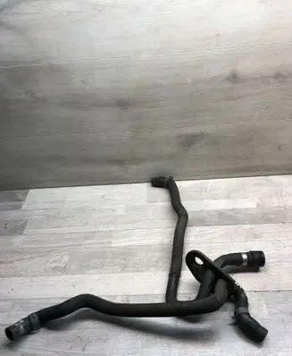 Engine coolant pipe/hose