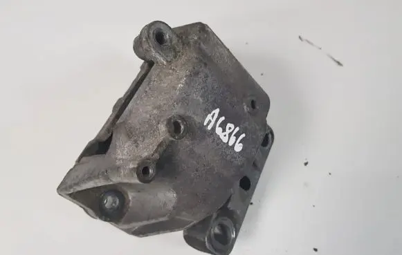 Volkswagen Golf V Engine mount bracket 1k0199262