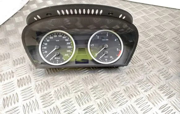 BMW 5 E60 E61 Speedometer (instrument cluster) 6934312 A1010025