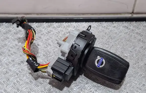 Volvo V50 Ignition lock 31252482
