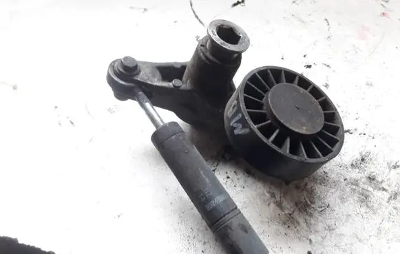 Mercedes-Benz E W210 Generator/alternator belt tensioner