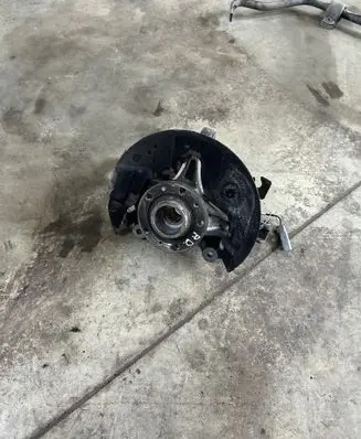 Peugeot 3008 II Front wheel hub