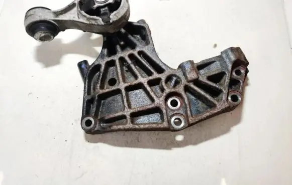 Nissan X-Trail T31 Engine mounting bracket 7x30b21
