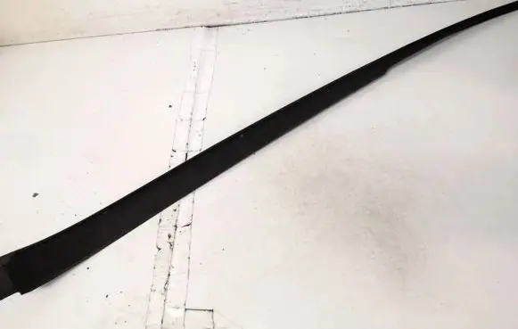 Volkswagen Golf Plus Front door glass trim molding 5m0854328