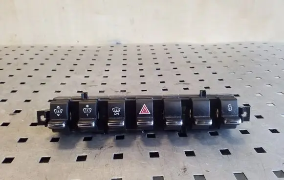 Peugeot 3008 I Hazard light switch 96672390XT
