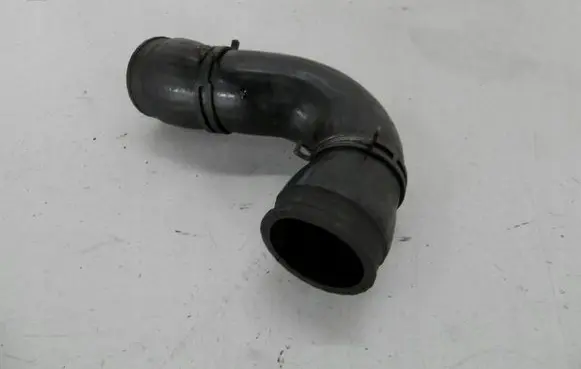 Skoda Octavia Mk1 (1U) Air intake hose/pipe 
