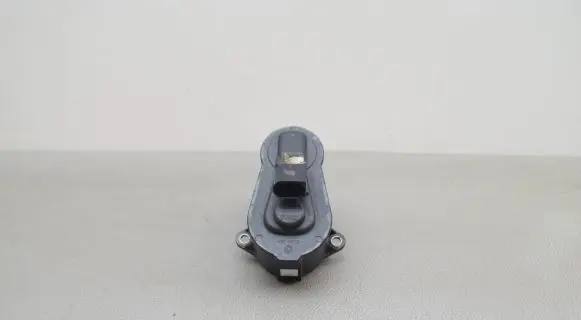 Audi Q3 8U Hand brake/parking brake motor 32332267