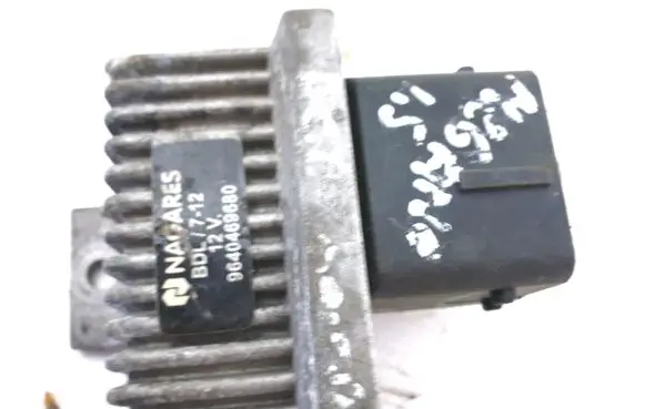 Renault Megane II Glow plug pre-heat relay 9640469680