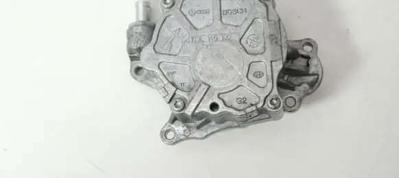 Audi A4 S4 B8 8K Vacuum pump 03L145100F