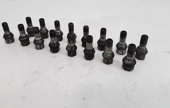 Opel Astra H Nuts/bolts 