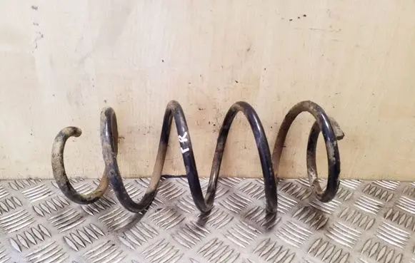 Volkswagen Golf VI Front coil spring