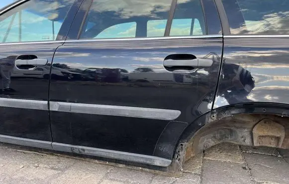 Rear door