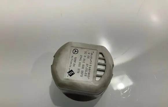 Mercedes-Benz E W211 Interior temperature sensor A2118300572 2941000378 825F24