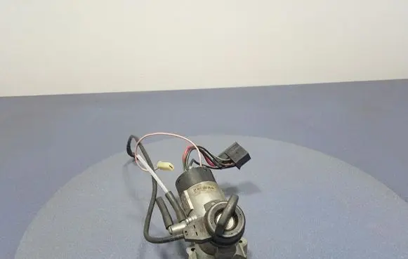 Mercedes-Benz Vito Viano W638 Ignition lock A9014600604