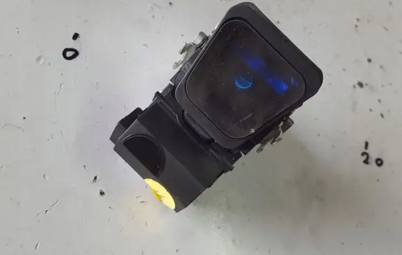 Windshield/windscreen camera